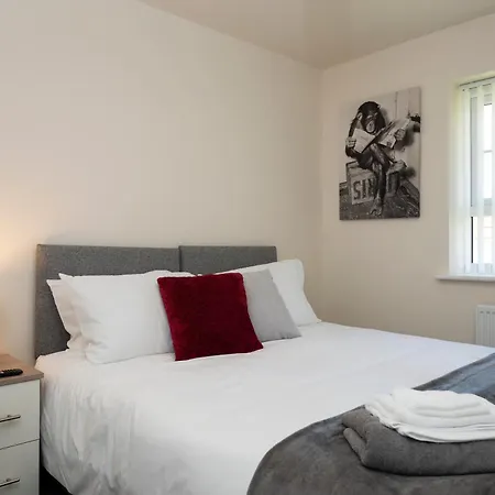 Spacious New Build By Our Home Short Stays With Free Parking And Tv In Each Bedroom Macclesfield Exterior photo